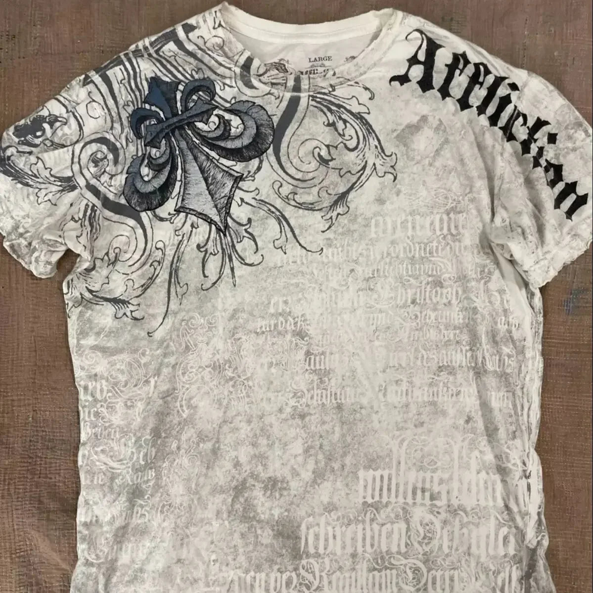 Retro Grunge Wings
