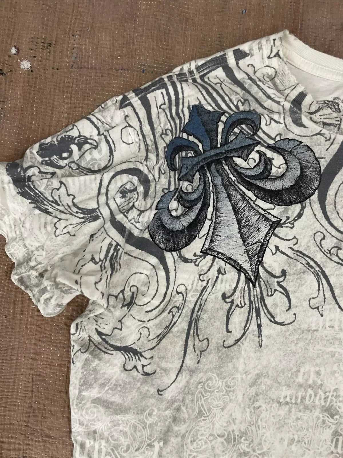 Retro Grunge Wings